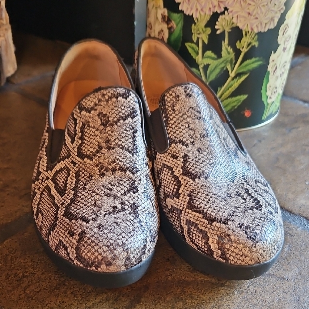 FITFLOP Snakeskin Slip-On Loafers
